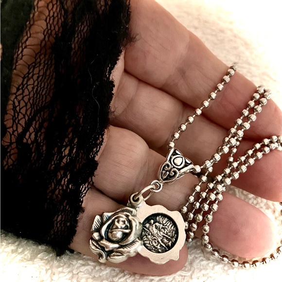 SAINT MICHAEL ROSARY LOCKET NECKLACE - Picture 6 of 10